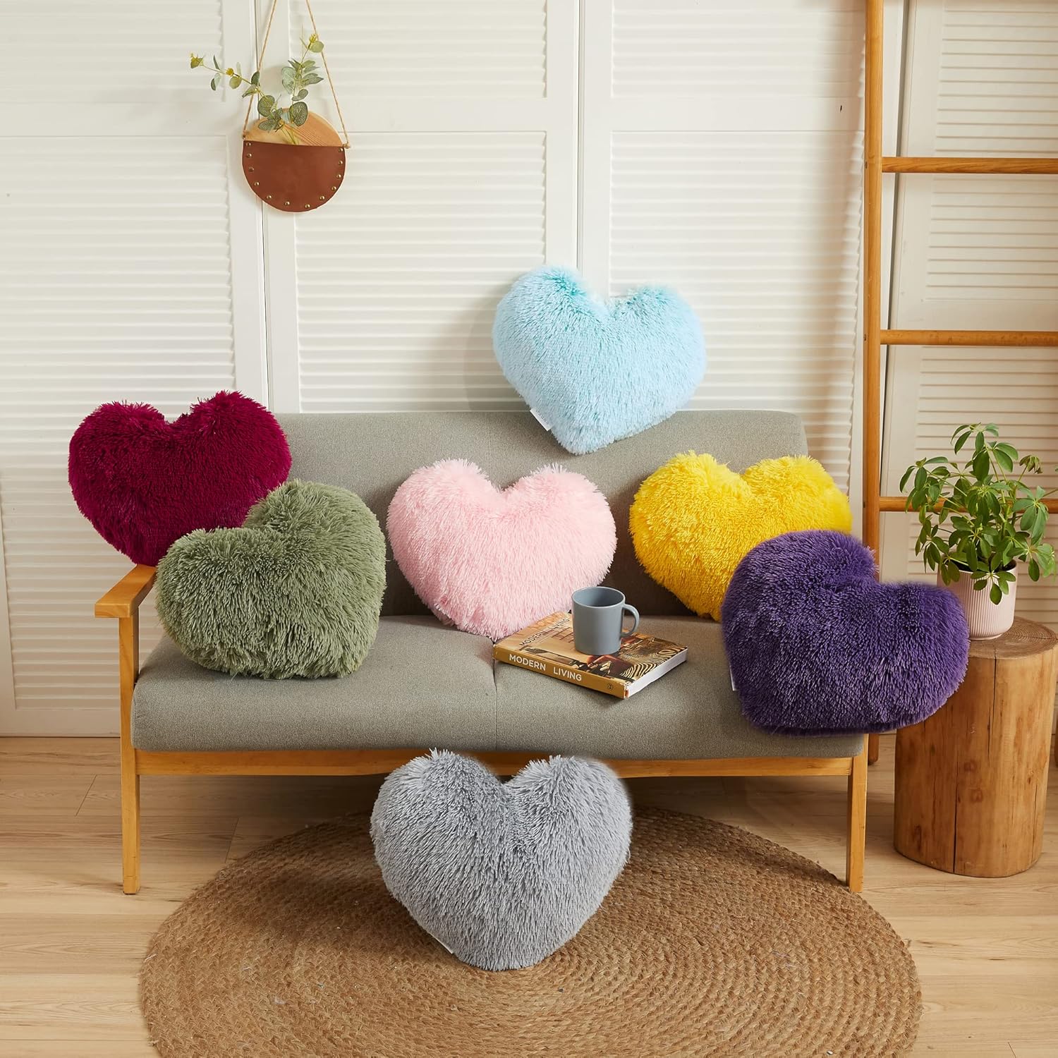 LIFEREVO Almohada de corazón de piel sintética, almohada de felpa con forma de corazón, día de San Valentín, 15 x 17 pulgadas, bonita almohada