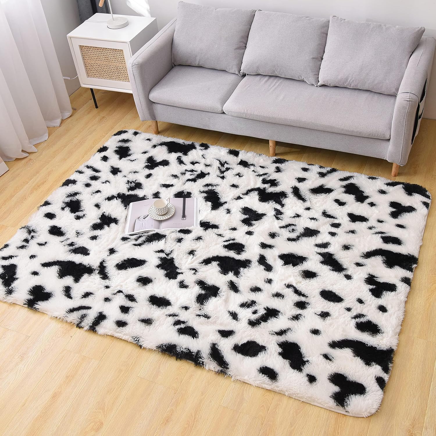 Meeting Story Alfombra con estampado de vaca, alfombra de piel de vaca sintética, con estampado de animales, esponjosa, mullida y mullida para sala