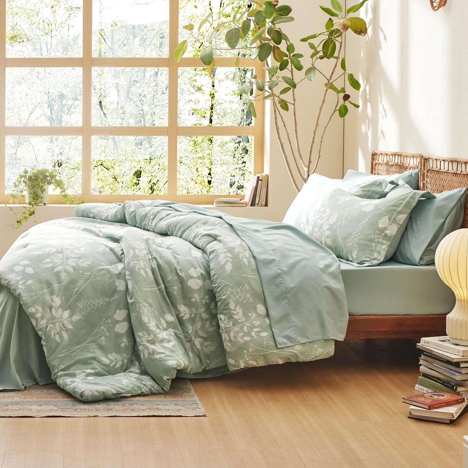 Bedsure Juego de edredón Queen  7 piezas de ropa de cama floral verde salvia en una bolsa con edredón reversible de flores botánicas, sábanas,