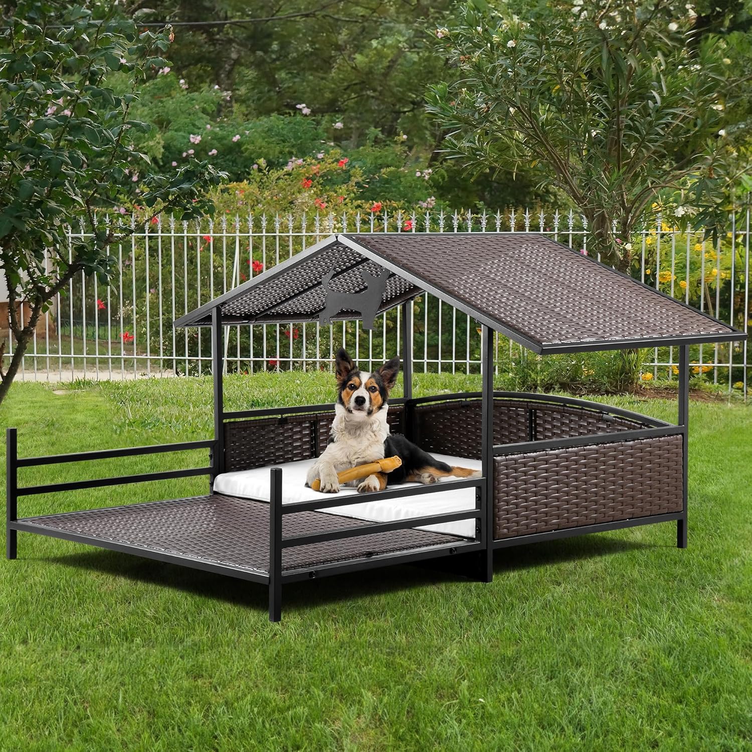YITAHOME Casa grande de mimbre para perros de 32.9 pulgadas con cojín para interiores y exteriores, cama elevada para perros con dosel, resistente