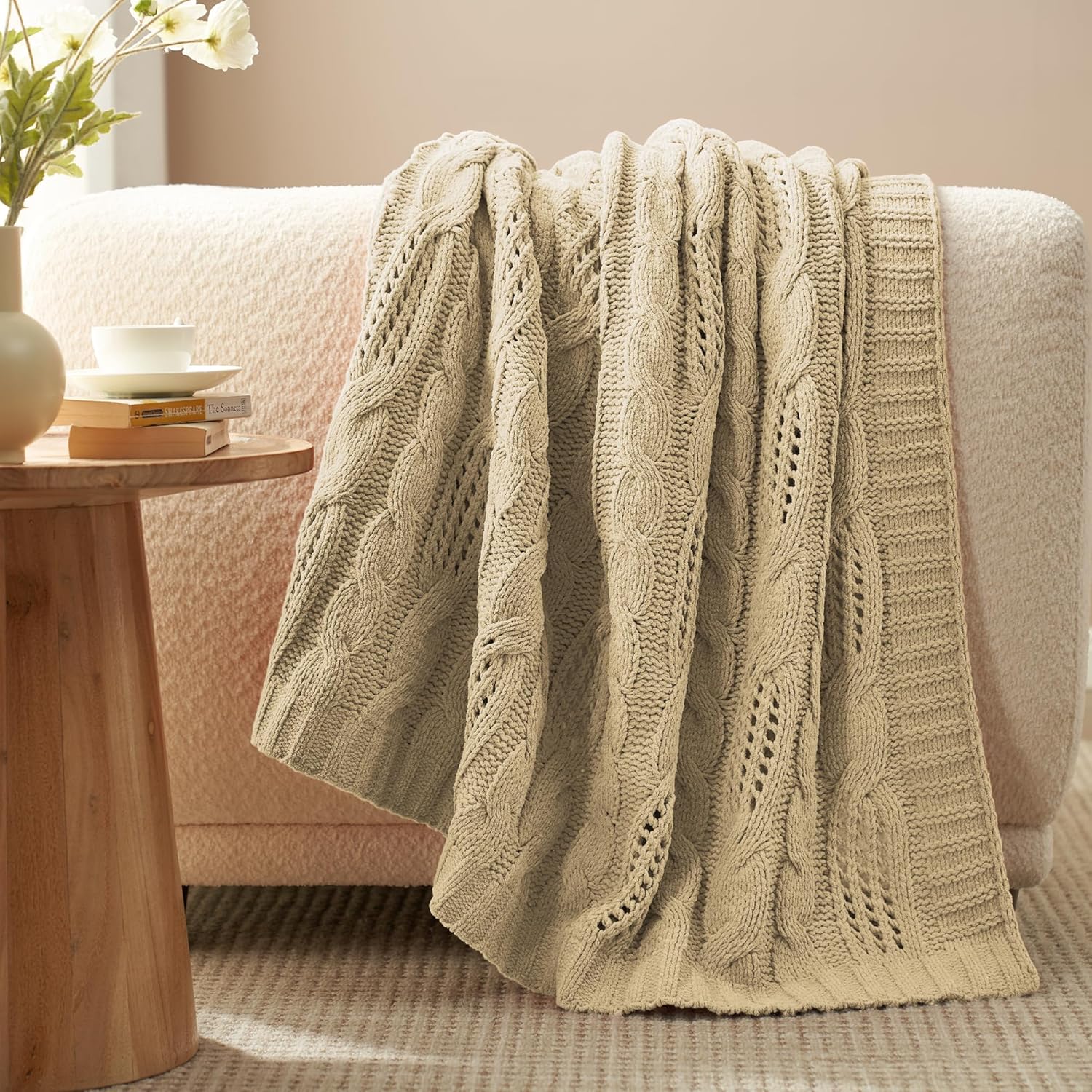 Amélie Home Manta de felpilla de punto grueso, transpirable, de punto trenzado, para sofá, silla, cama, color beige, 50 x 60 pulgadas