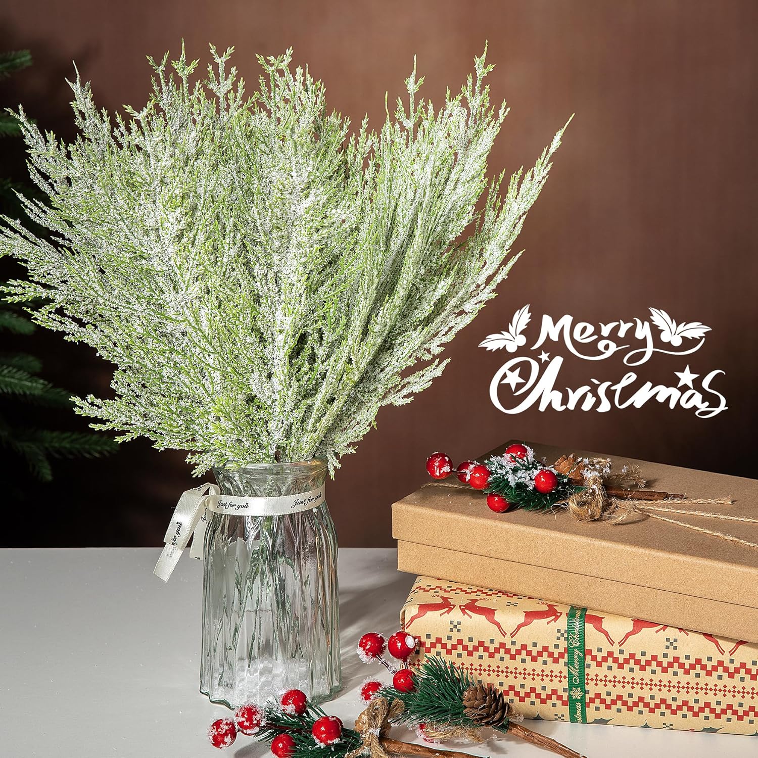 Alpurple 50 ramas de pino esmerilado de nieve de Navidad, ramas de pino artificial nevadas de 13.5 pulgadas, ramitas de cedro verde, tallos de pino
