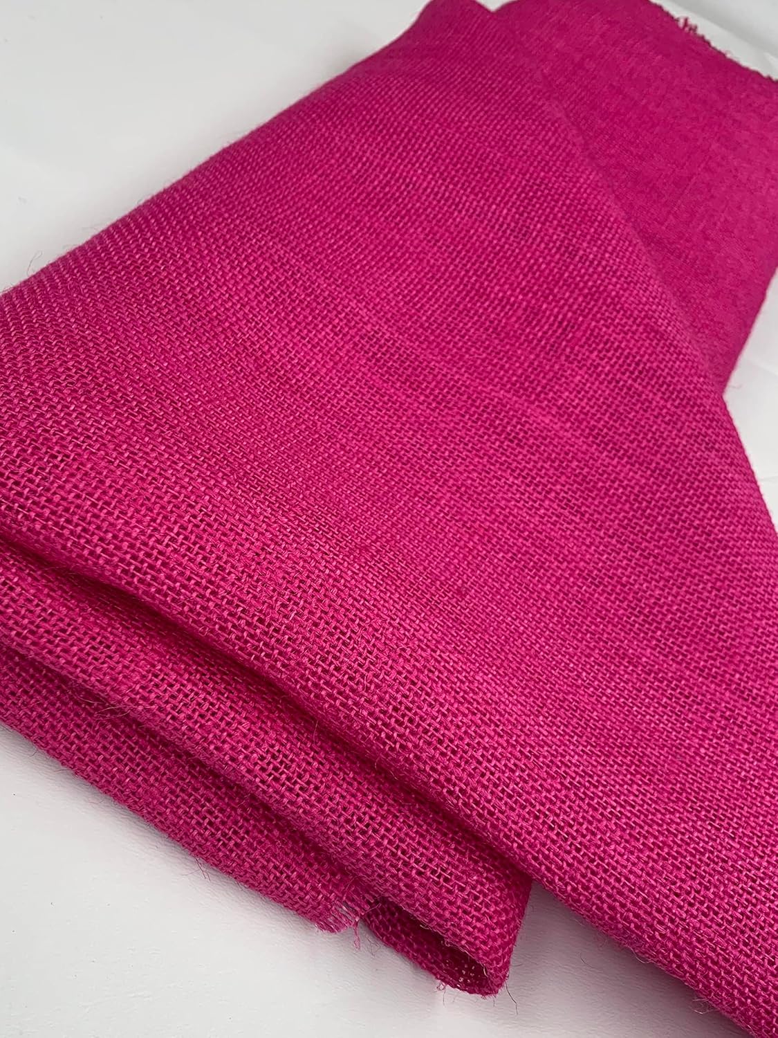 Tela de arpilleravendido por The Continuous Yard – 48 pulgadas de ancho (rosa intenso)