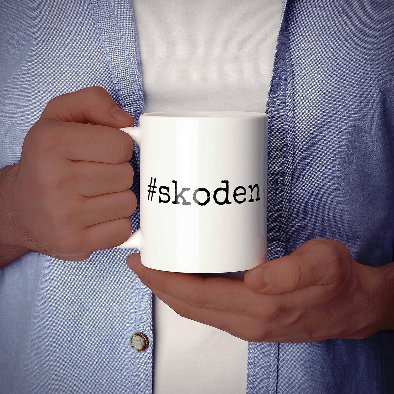 #skoden – Divertida taza de hashtag indio norteamericano. Indígena divertido dicho tribal reservación NDN Rez Life mercancía regalo para hombres y