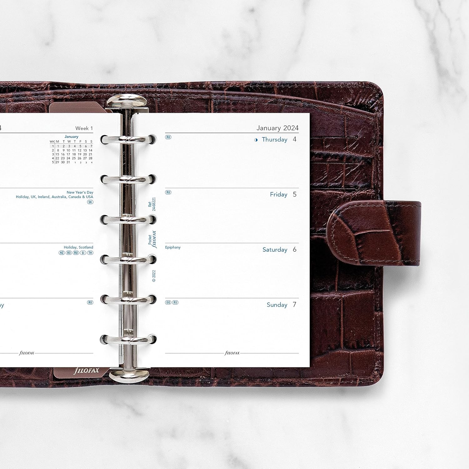 Filofax Recambio de diario de calendario, tamaño de bolsillo, semana a vista, papel blanco, sin rayas, inglés, 2024 (C68221-24)