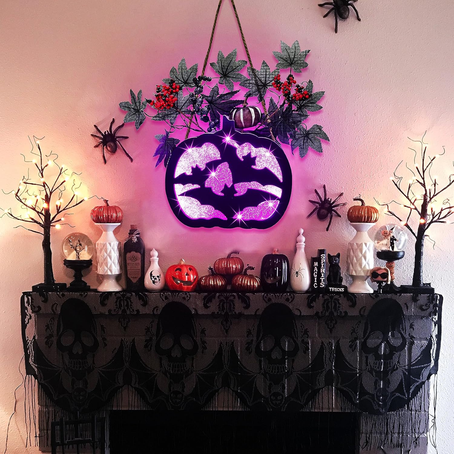 Ruidazon Prelit – Letrero de corona de Halloween iluminado artificial para puerta delantera, funciona con pilas, letrero colgante de Halloween con