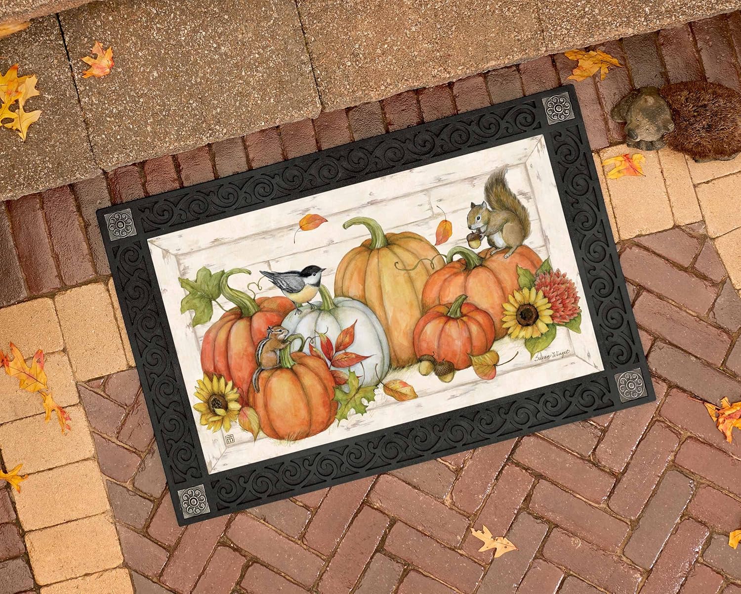 Studio M Pumpkin Friends MatMates – Tapete decorativo para interiores o exteriores con parte trasera de goma reciclada ecológica, 18 x 30 pulgadas