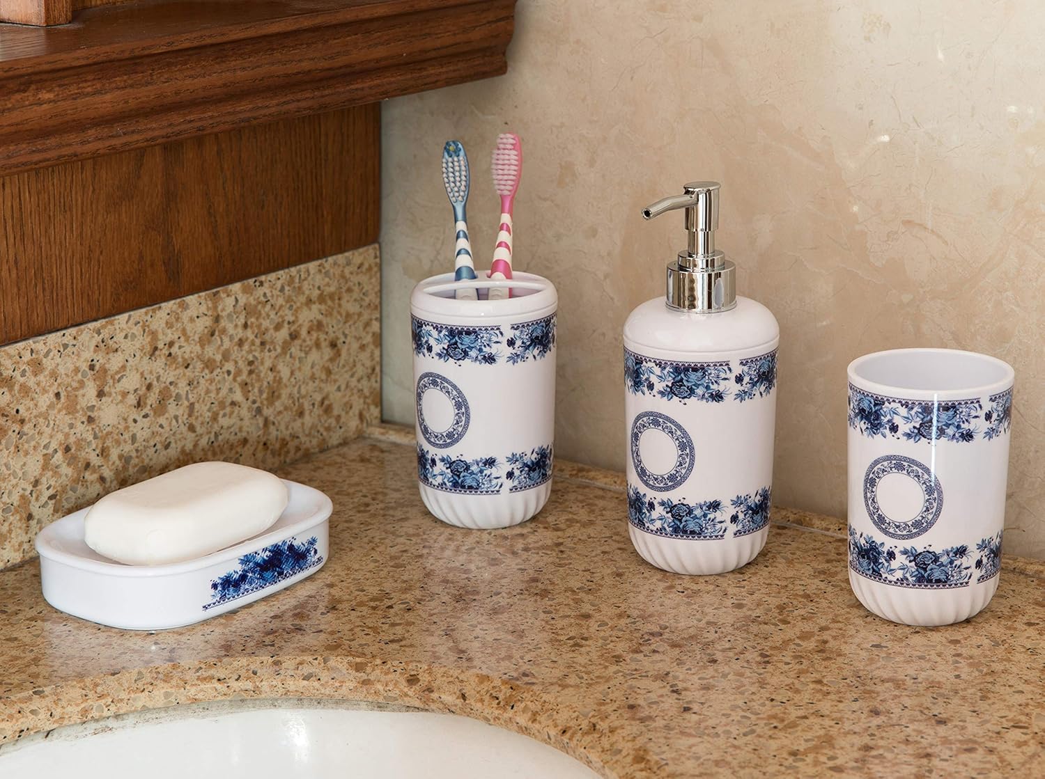 Basicwise Juego de accesorios de baño de 4 piezas, incluye dispensador de jabón, soporte para cepillo de dientes, vaso y jabonera (blanco)