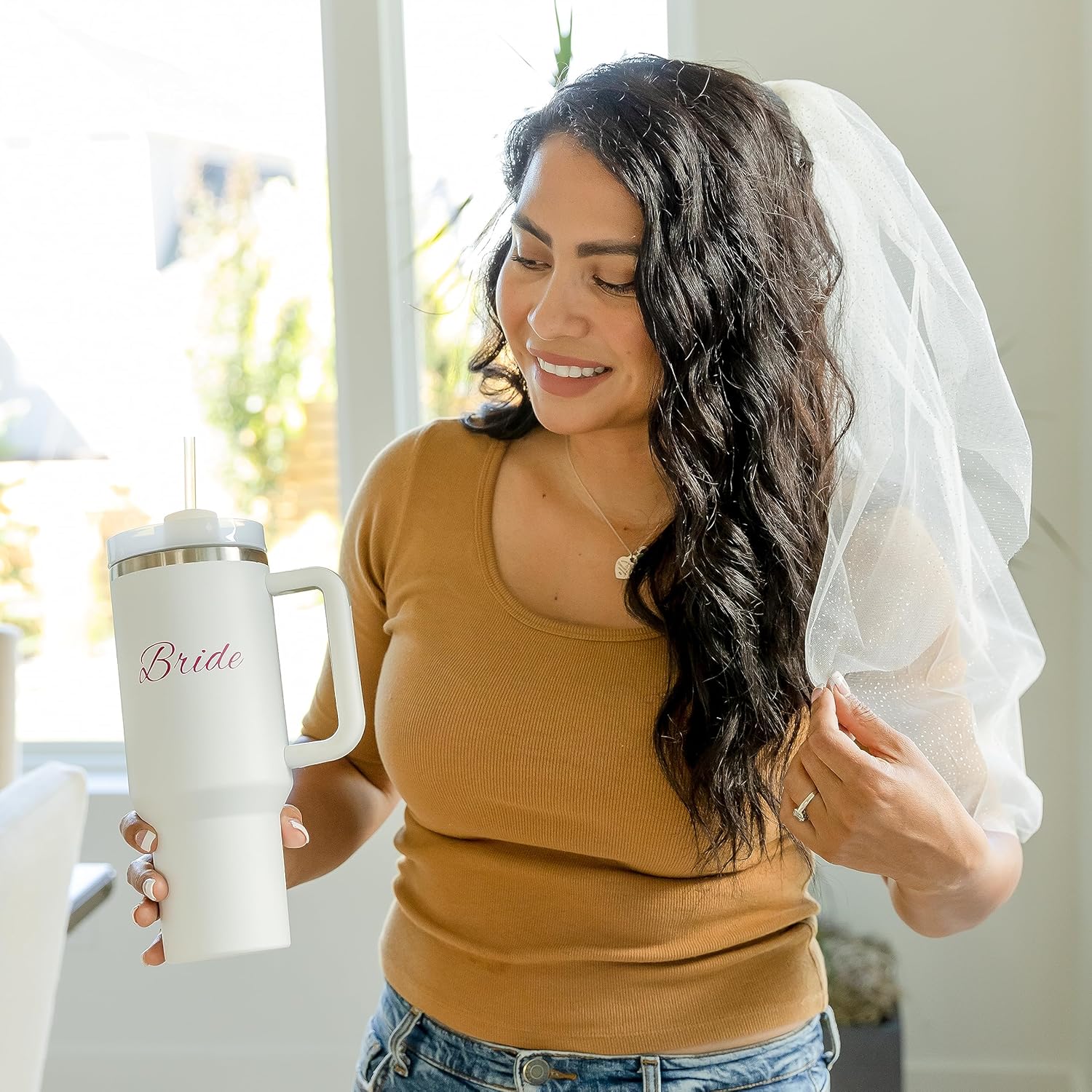 Bride’s – Vaso de 40 onzas con asa y popote, botella de agua de acero inoxidable aislada que cabe en el portavasos del automóvil, botellas de agua