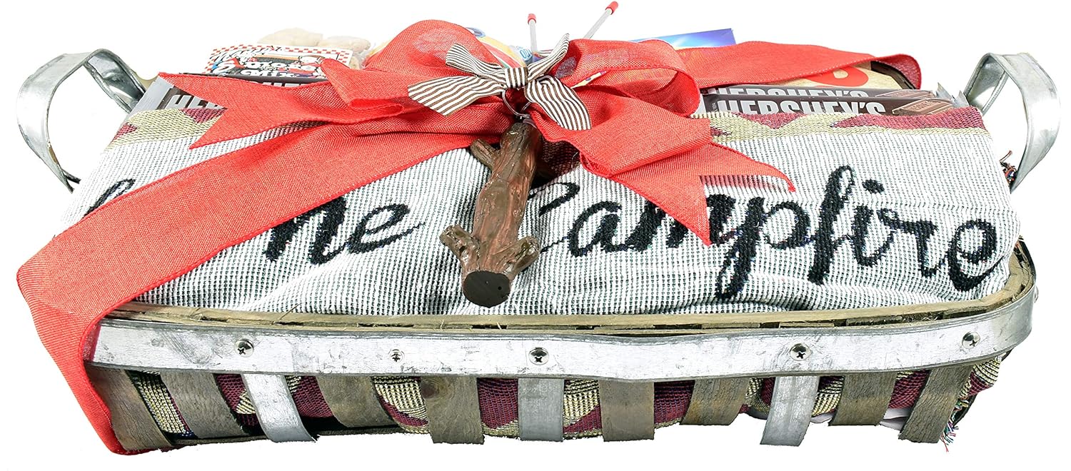 Gift Basket Village Campfire Christmas con manta de invierno y kit de fabricación en bandeja de servicio de madera y metal, S’mores, 1 unidad