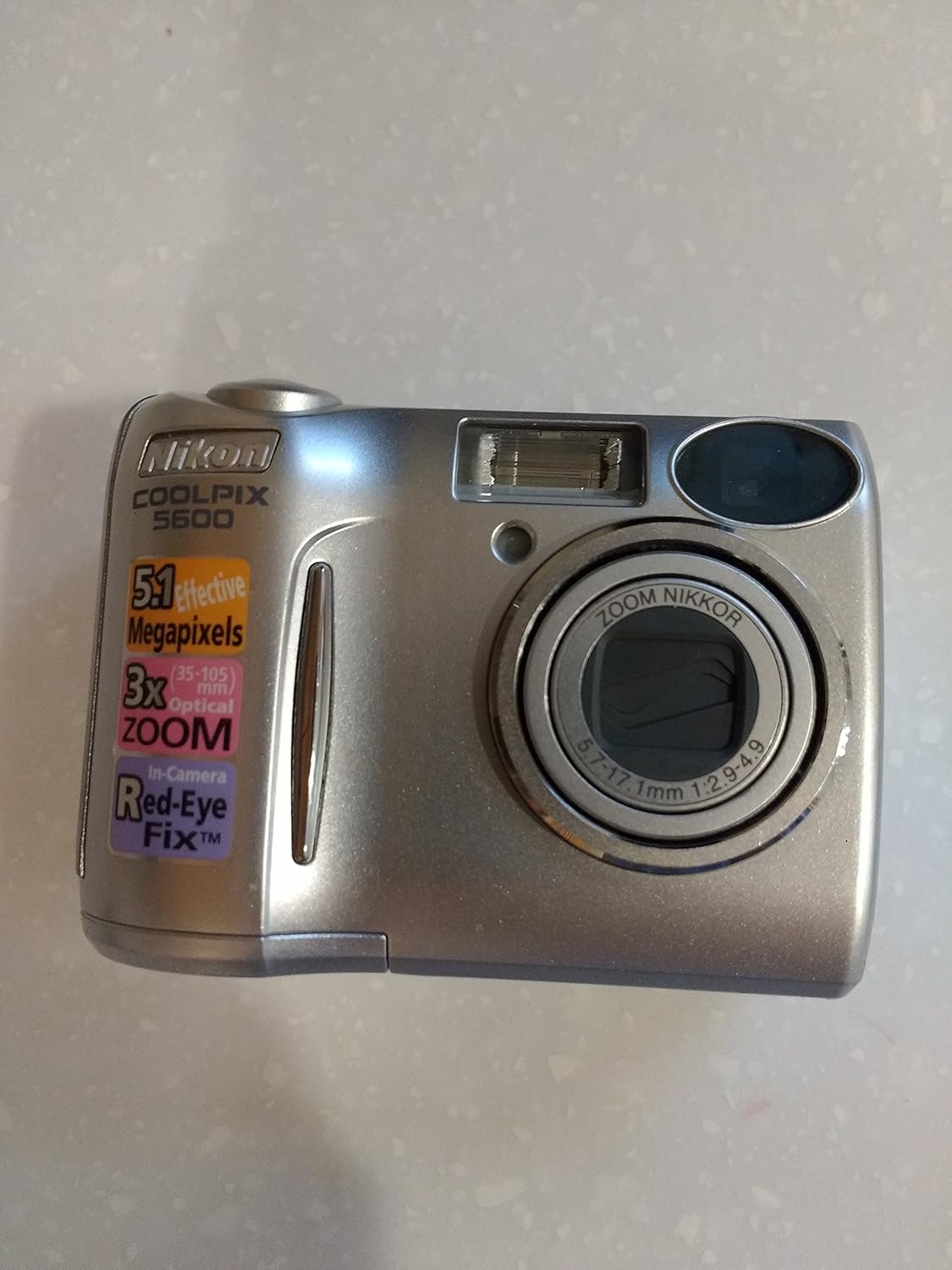 Nikon Coolpix 5600 – Cámara digital de 5 MP con zoom óptico 3x