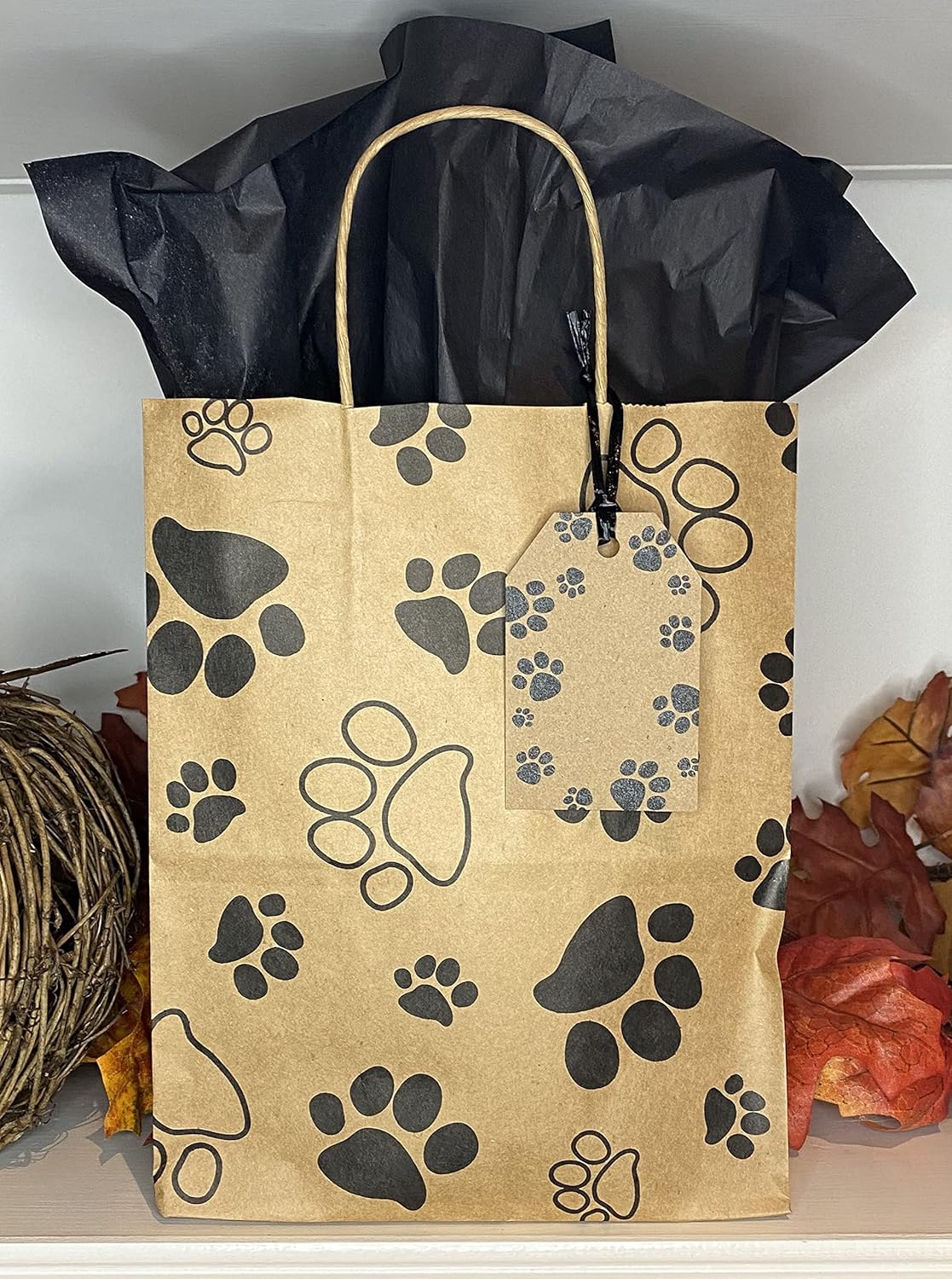 Chalkallaboutit Juego de 5 bolsas de regalo con estampado de huellas de pata con papel de seda (5) (Kraft con negro)