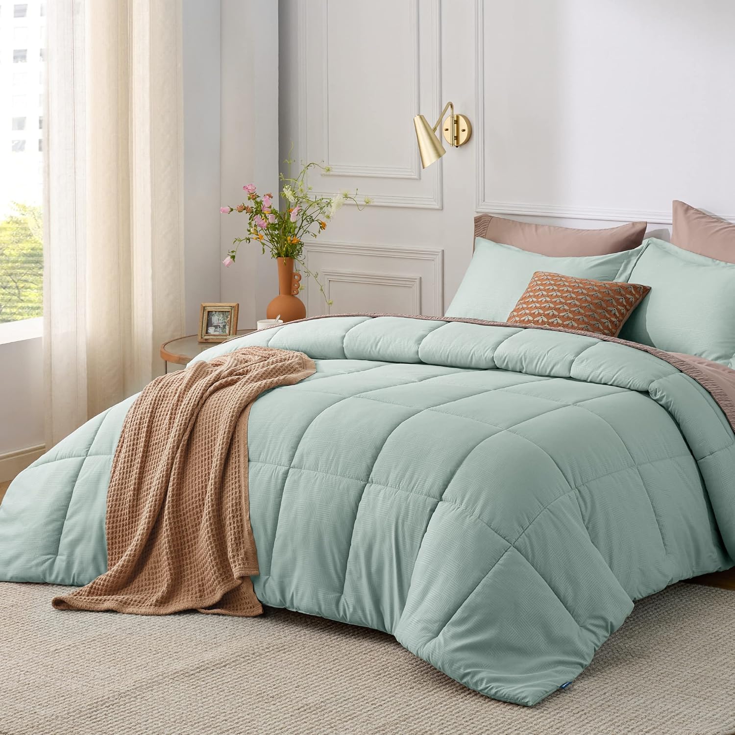 Bedsure Juego de edredón verde salvia tamaño King, juego de edredón alternativo con patrón de cesta verde salvia, relleno de edredón con costuras en