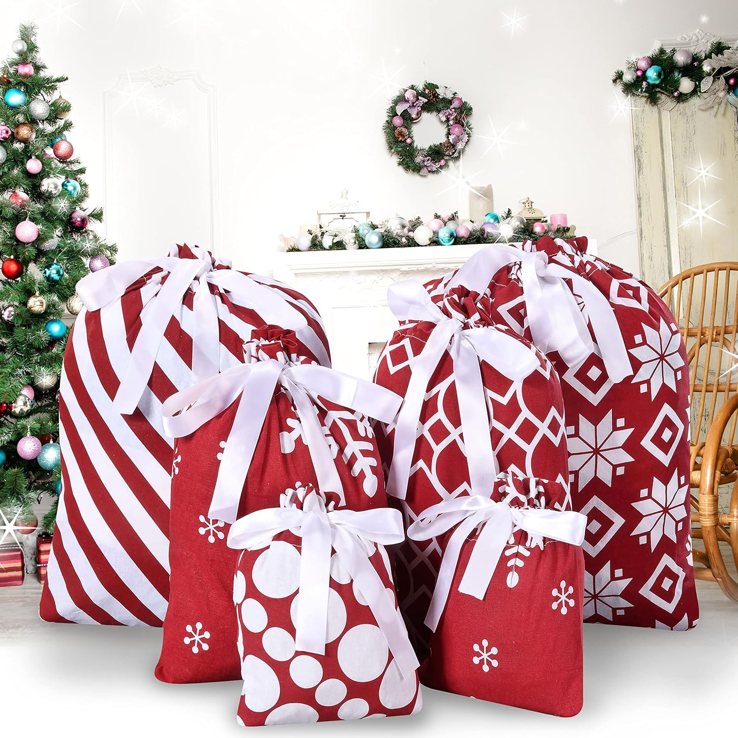JOYIN 6 bolsas de regalo de tela roja de Navidad con 5 diseños de bolsas de tela de algodón de Navidad con cordón para decoración de Navidad, bolsas