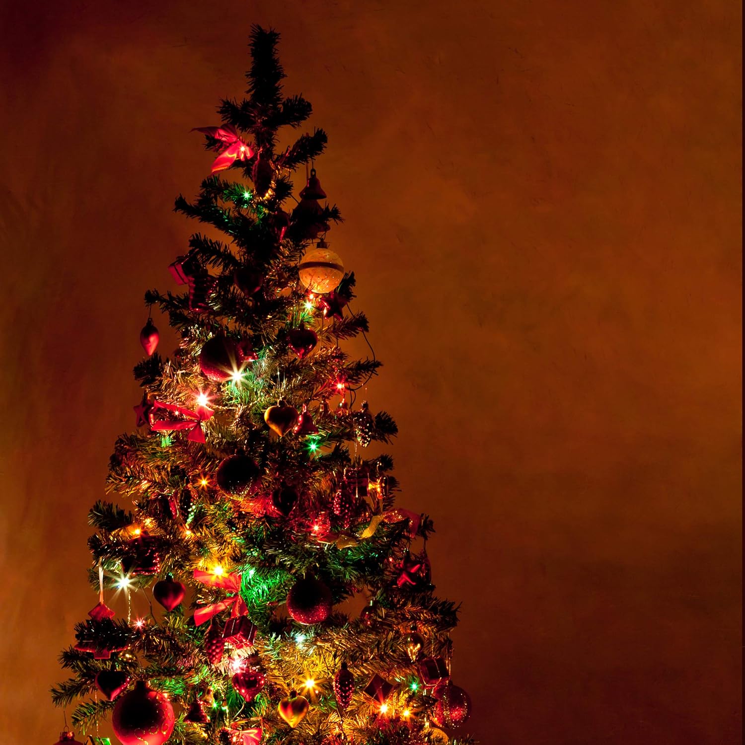 Holiday Essence C9 – Tira de luces LED de Navidad, bombillas multicolores, cable verde, para uso decorativo en interiores y exteriores, 25 unidades,