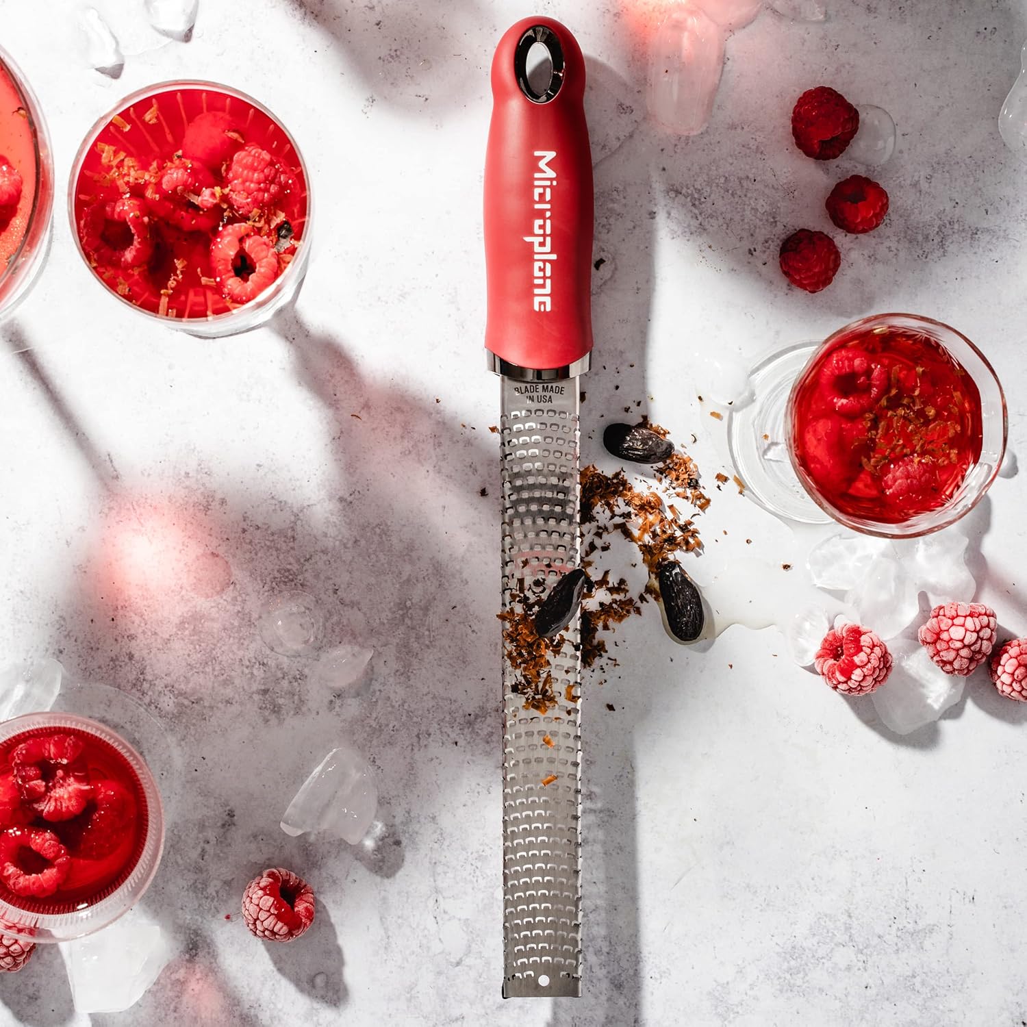 Premium Classic Series Zester – Rojo granada  Herramienta de limón Zester, queso duro y rallador de verduras  Para cítricos, queso parmesano, ajo,