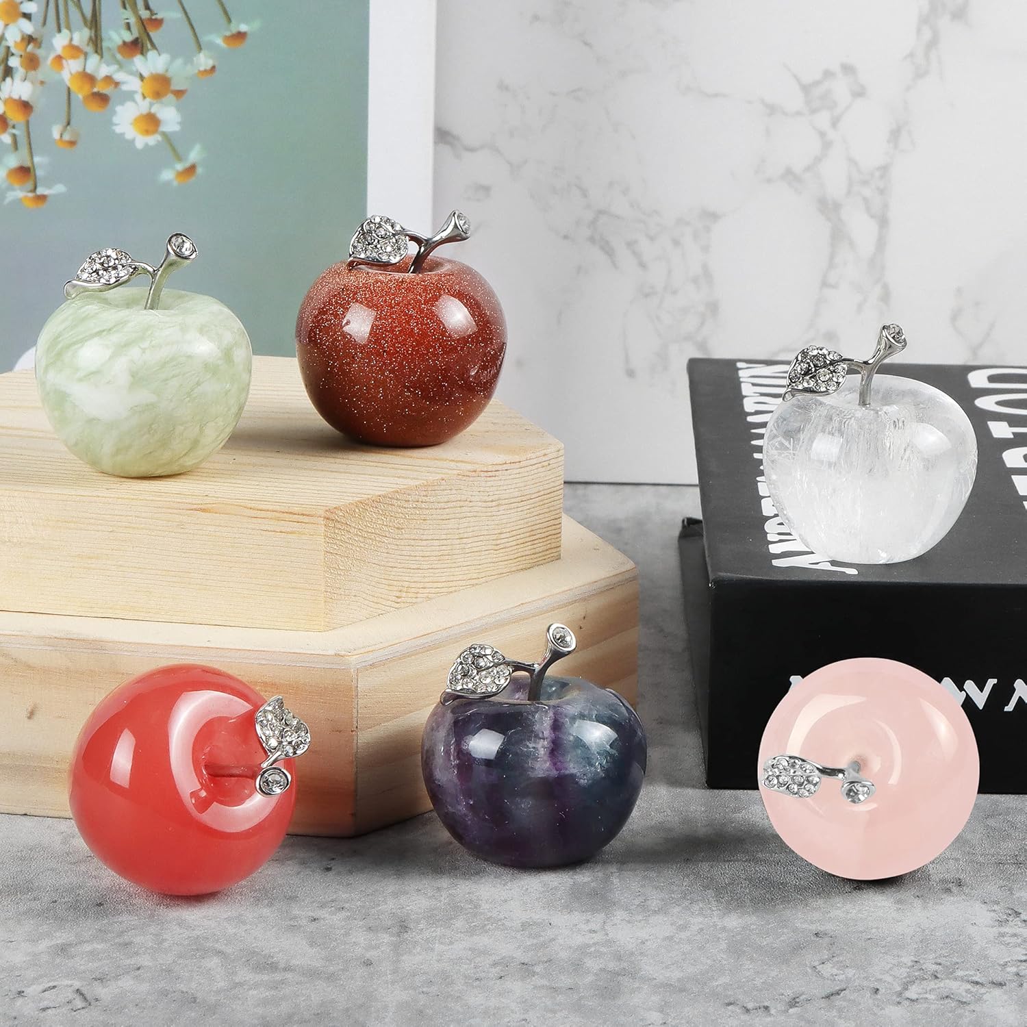 Artistone Pisapapeles de cristal de manzana, decoración artesanal de ojo de tigre, piedra curativa natural, figuras coleccionables de manzana para