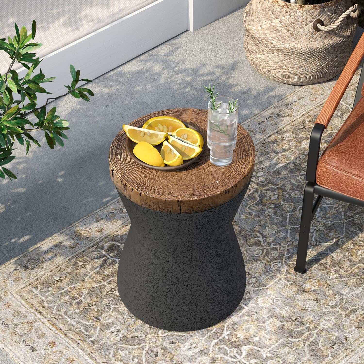 SUNBURY Morden – Mesa auxiliar de exterior con forma de reloj de arena de 11 pulgadas para patio, taburete de jardín de concreto, juego de 2, mesa