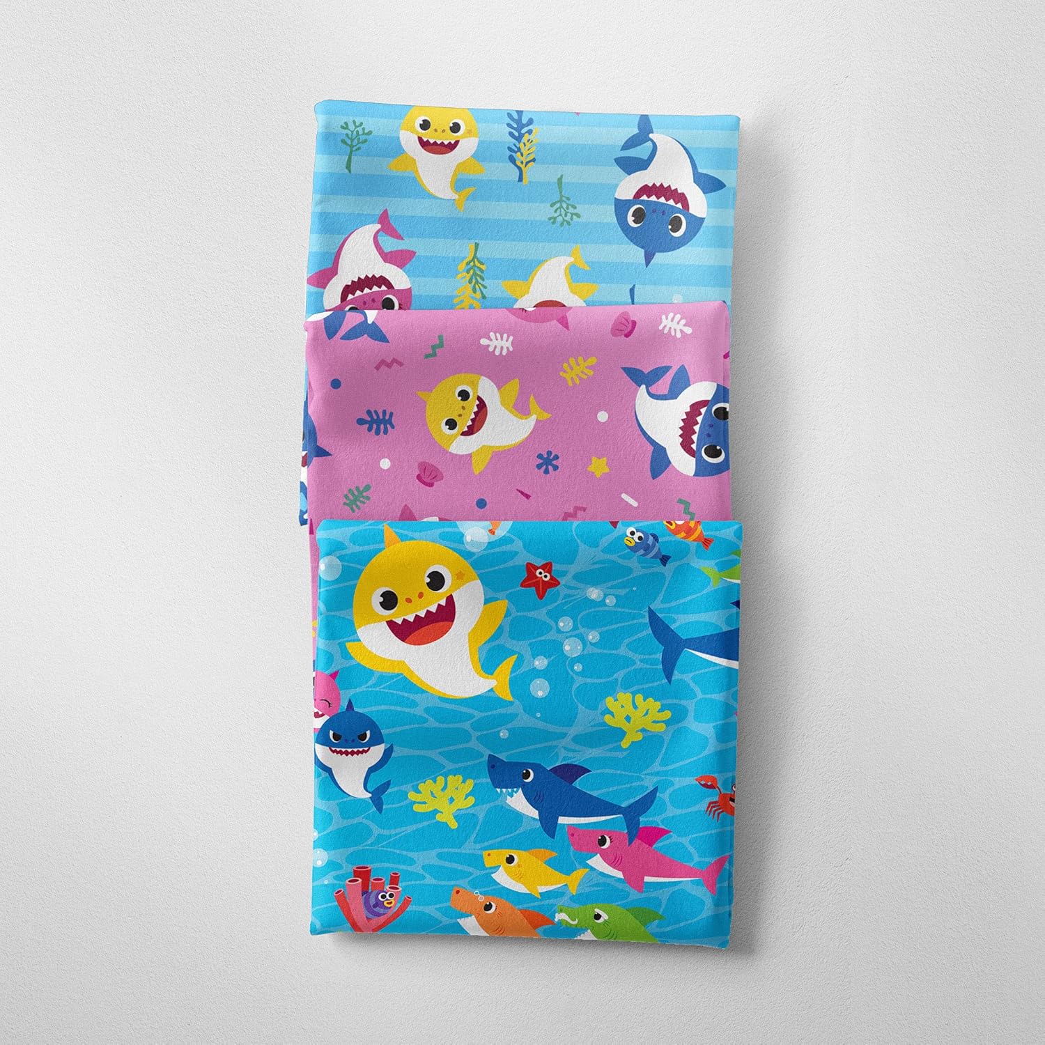 Baby Shark – Paquete de 5 piezas de tela de algodón Fat Quarter, por Nickelodeon Presentado por David Textiles