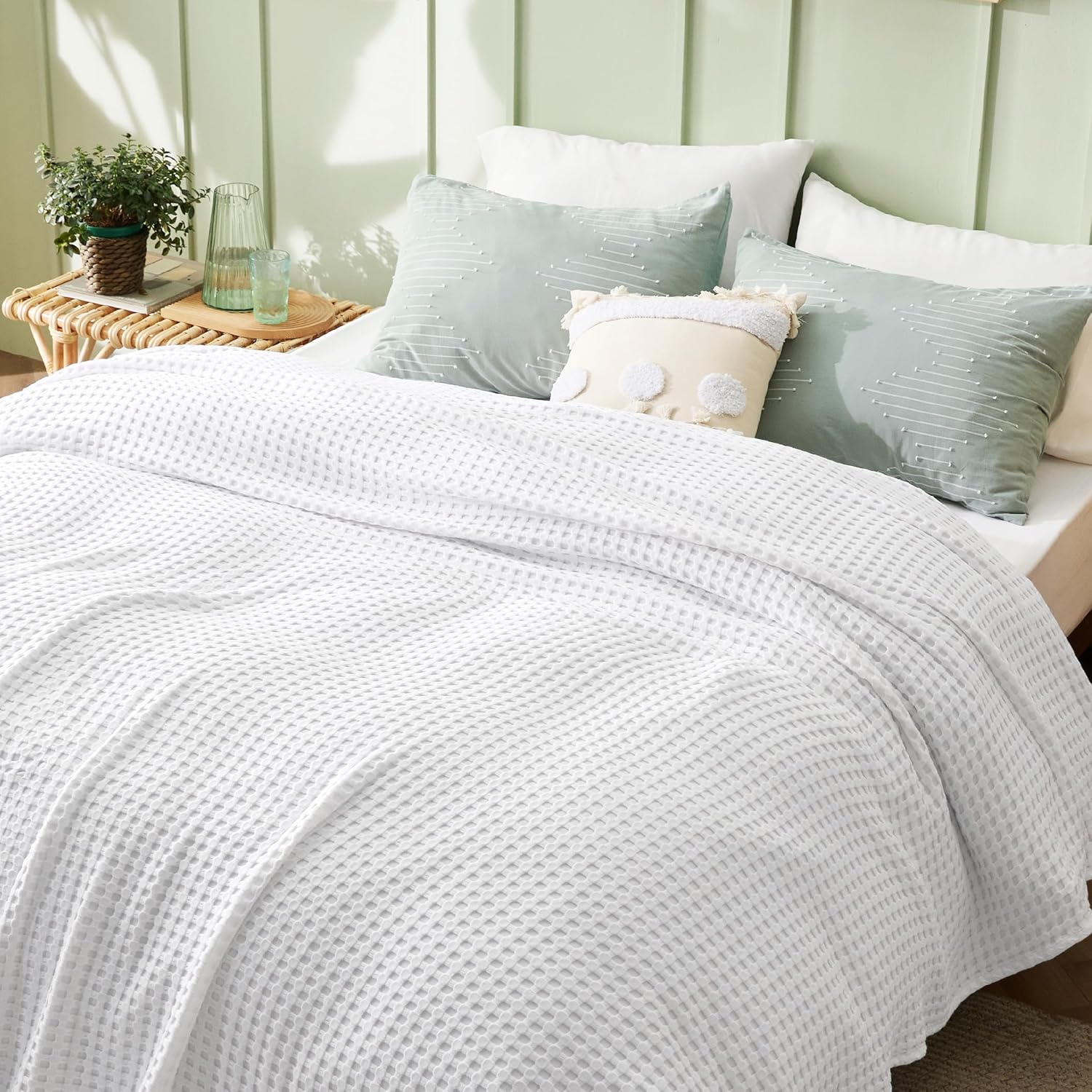 Bedsure Manta refrescante de algodón con diseño gofre, ligera y transpirable de rayón derivado del bambú, para personas que duermen con calor, manta