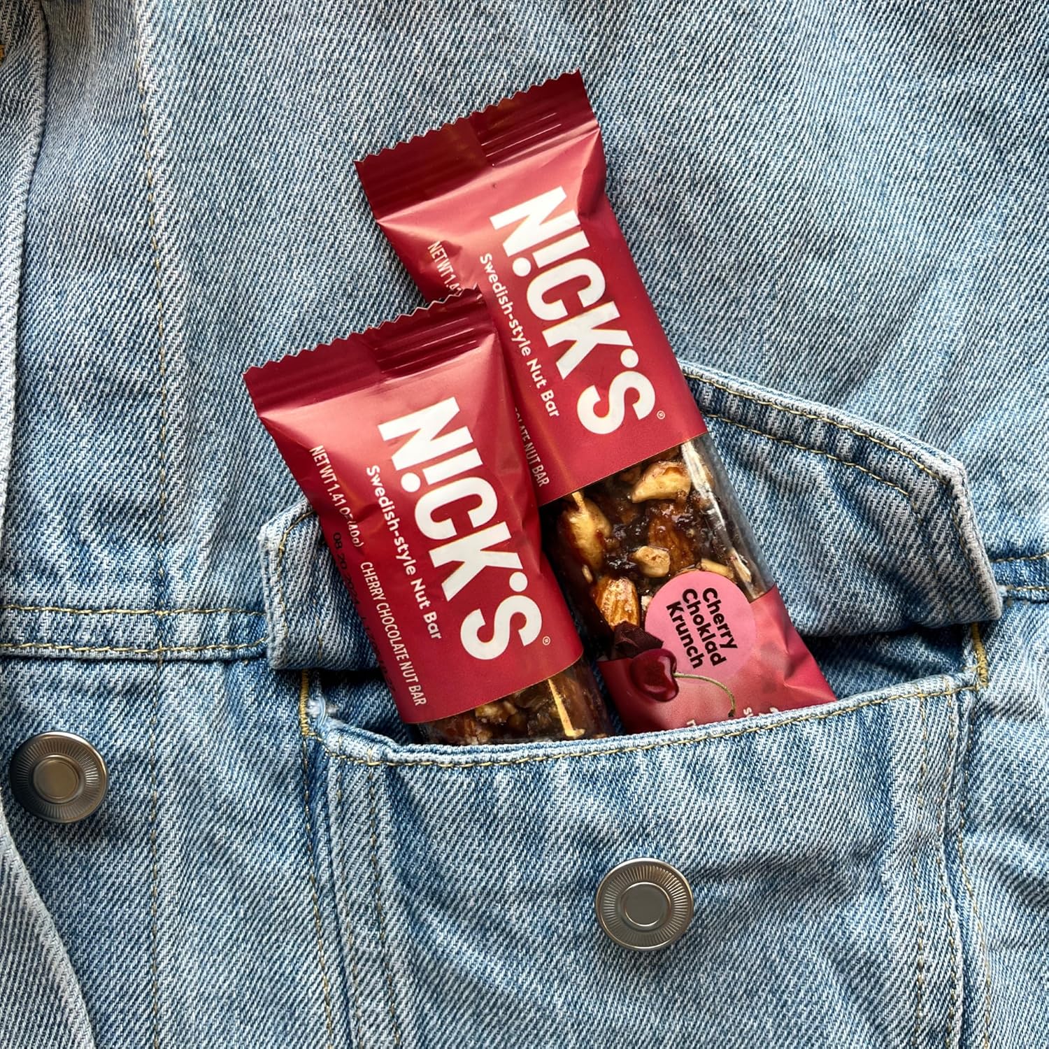 NICK’S – Barra de chocolate con cereza estilo sueco, snack keto de nueces para la escuela, deportes y actividades al aire libre, 0.07 onzas de