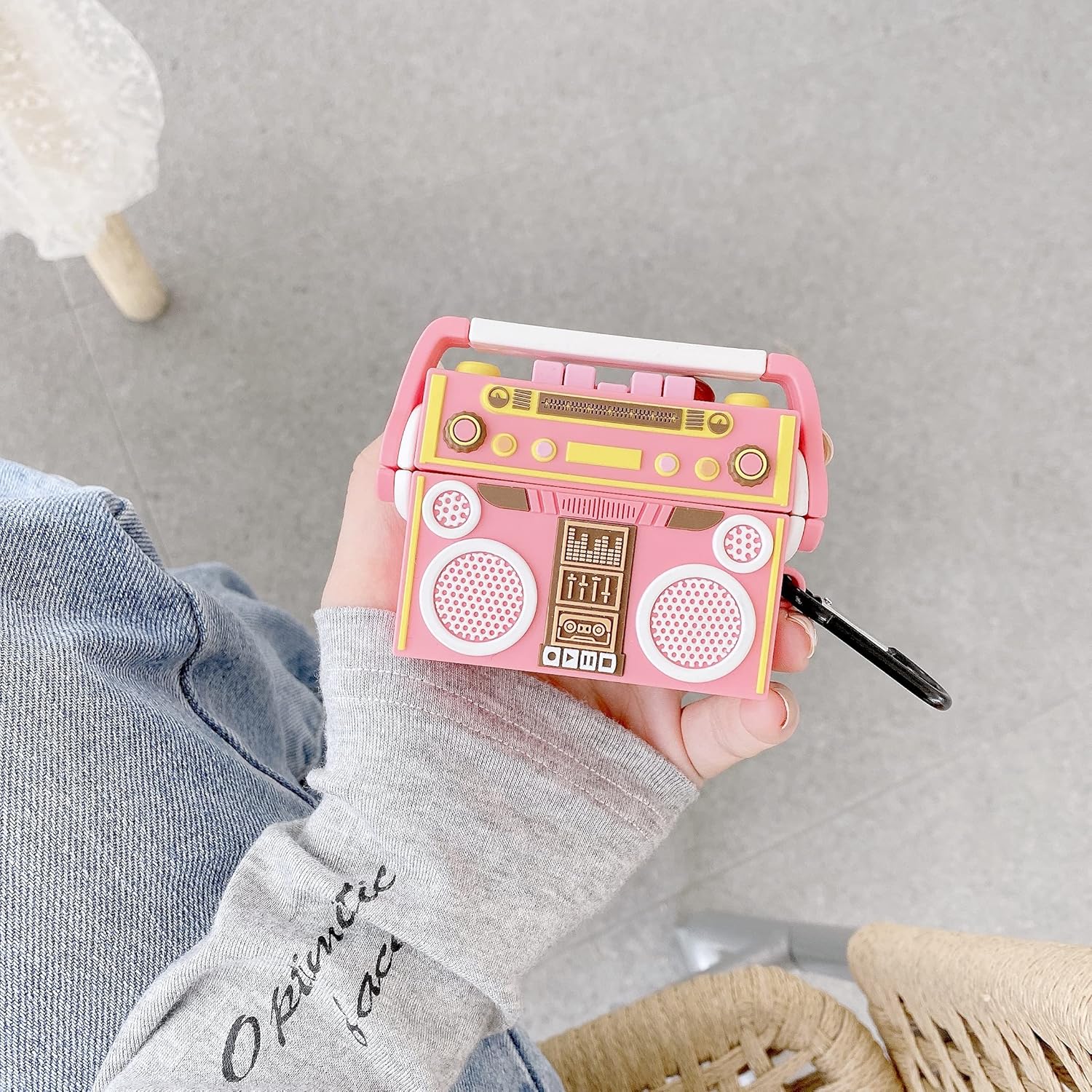 Bonita funda para AirPods Pro de 21 generación (202320222019) con llavero, diseño de radio de dibujos animados en 3D, funda de carga de silicona