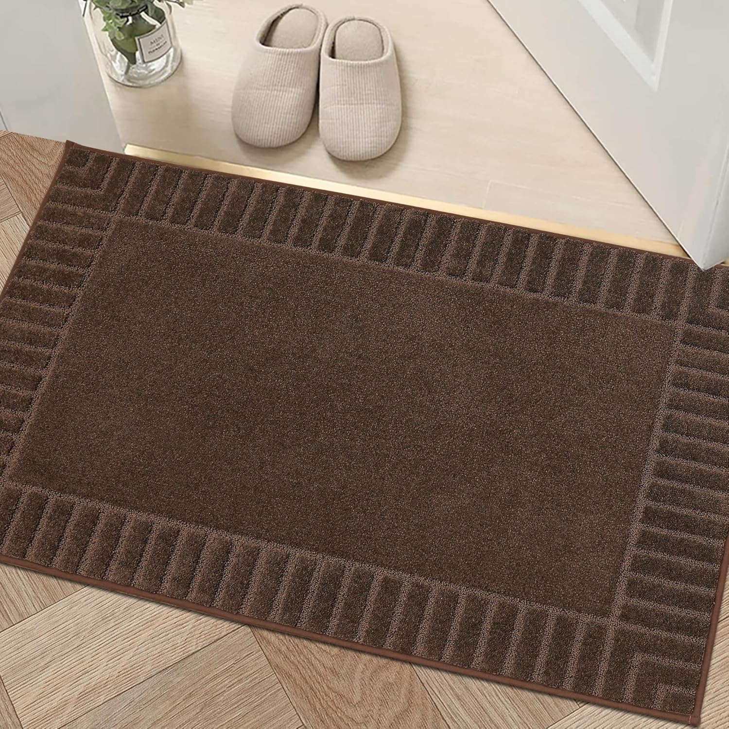 BEQHAUSE Door-Mat – Tapete antideslizante para puerta principal, de perfil bajo, resistente a la suciedad, lavable, absorbente, color marrón, 32 x