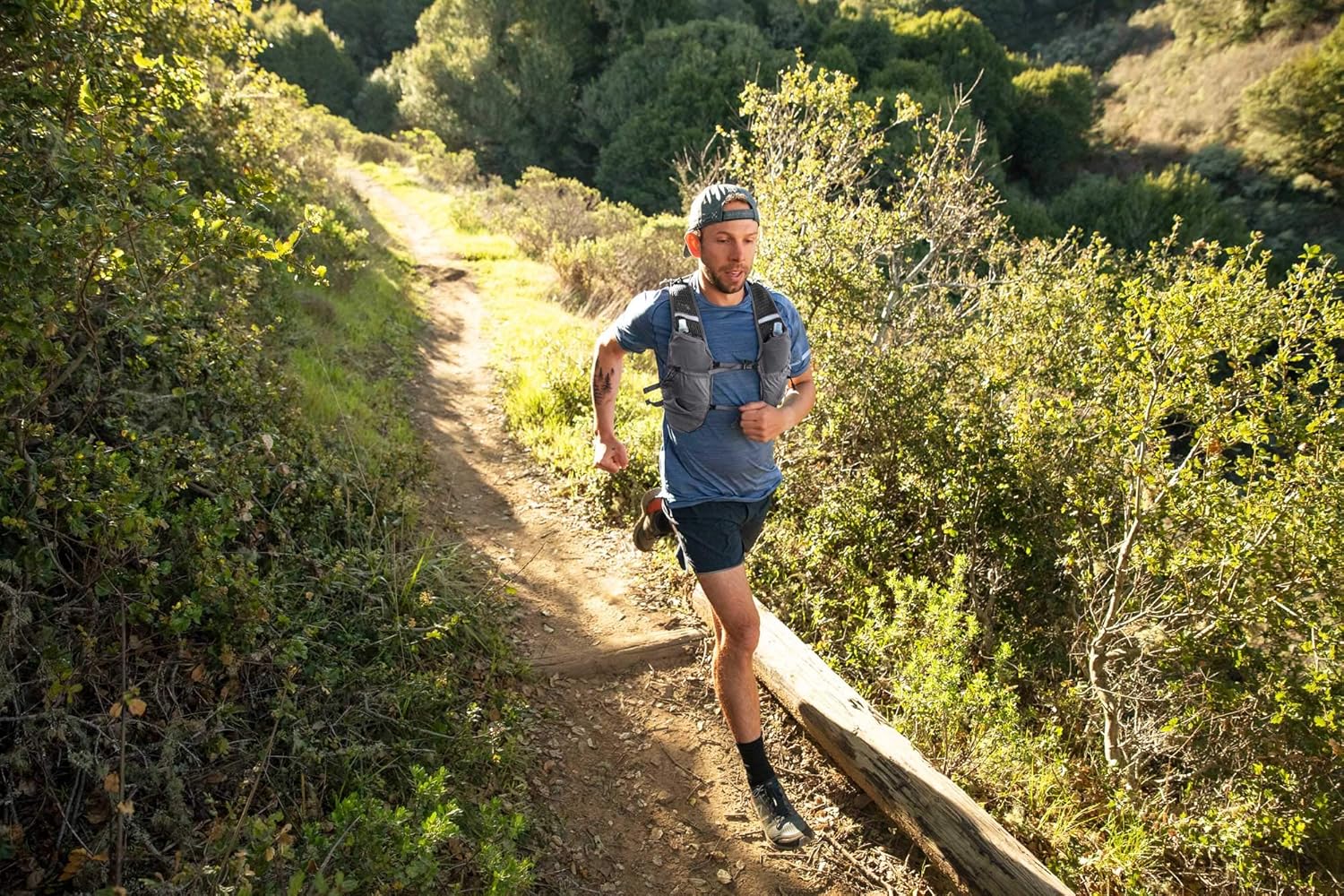 Camelbak Zephyr – Chaleco de hidratación para correr para hombre, tecnología de mapeo corporal, 34 onzas