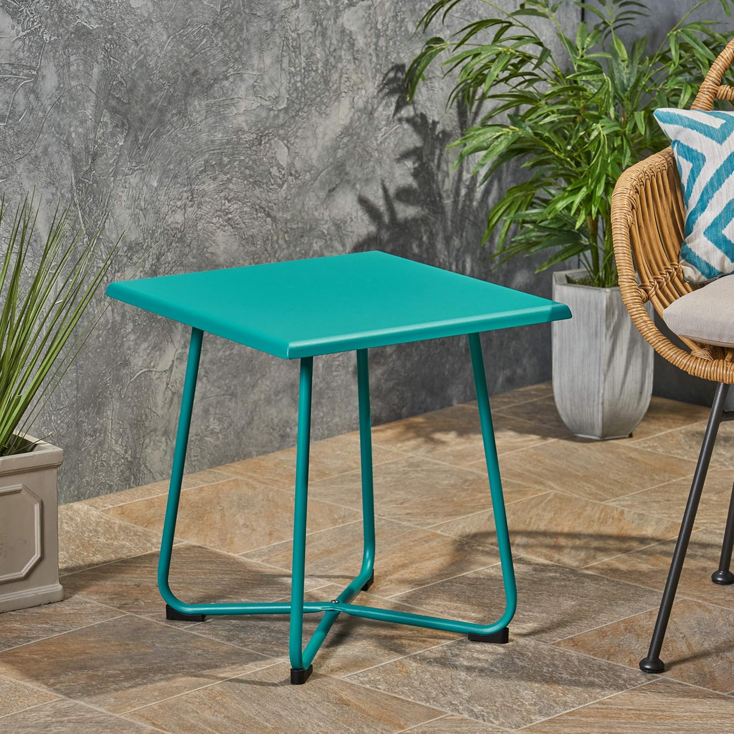 Christopher Knight Home Doris Outdoor – Mesa auxiliar moderna de 18 pulgadas con patas de acero, color verde azulado