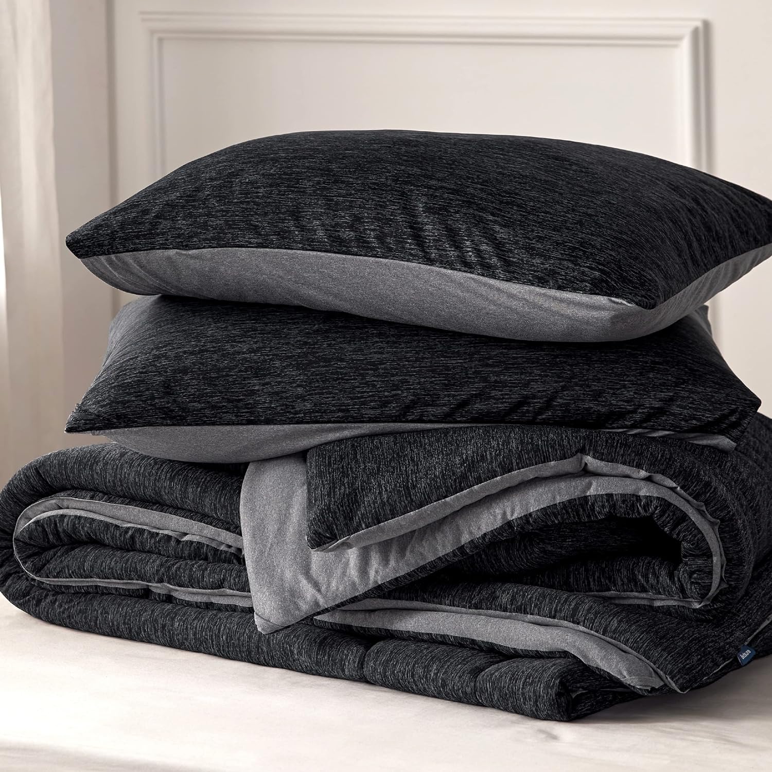 Bedsure Juego de edredón tamaño matrimonial  Juego de cama refrescante y cálido, edredón reversible negro carbón para todas las estaciones, 3