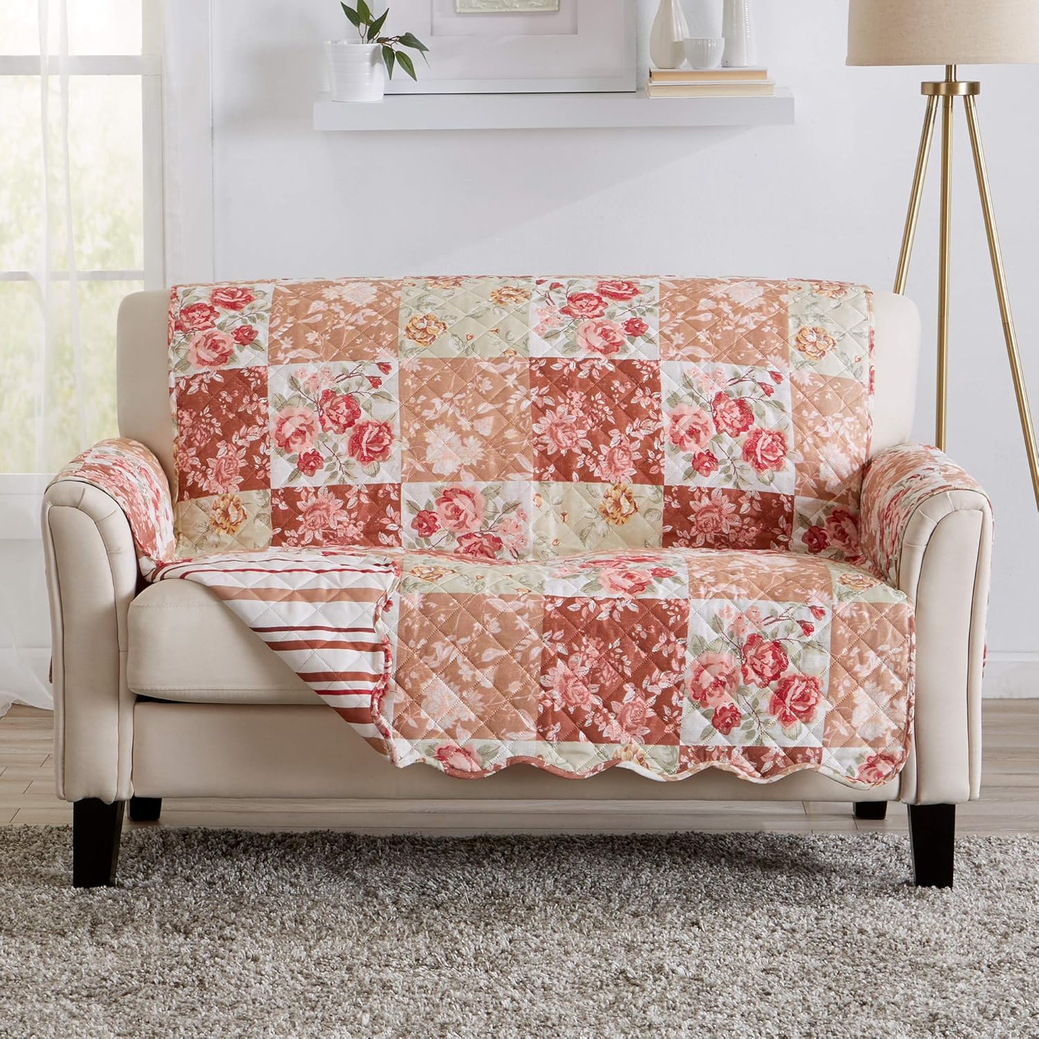Great Bay Home – Protector de muebles reversible con retazos florales, con borde festoneado, resistente a manchas, colección Maribel, para sofá