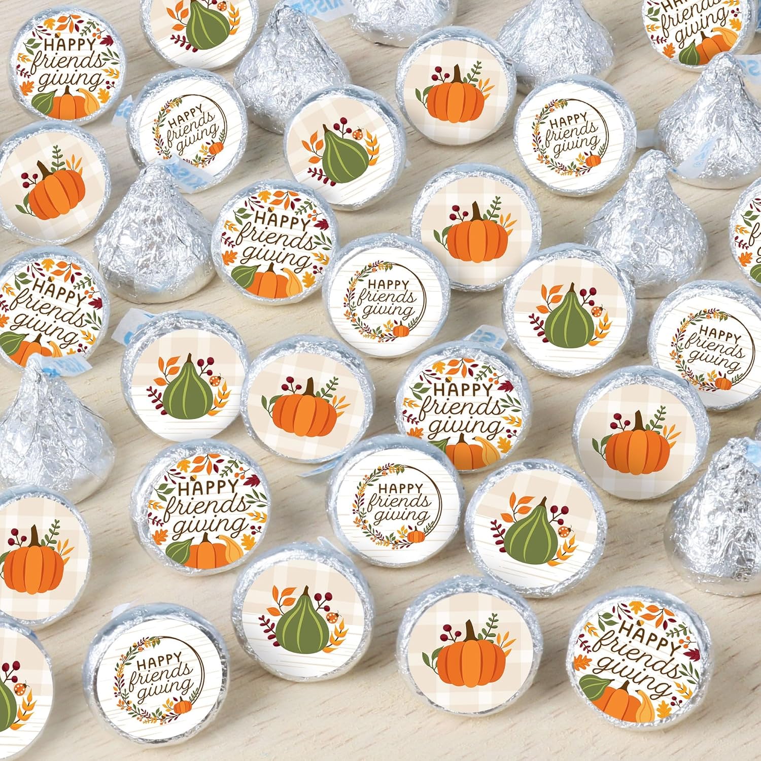 Big Dot of Happiness Fall Friends – Calcomanías redondas pequeñas de caramelo para fiesta de Acción de Gracias, 324 unidades