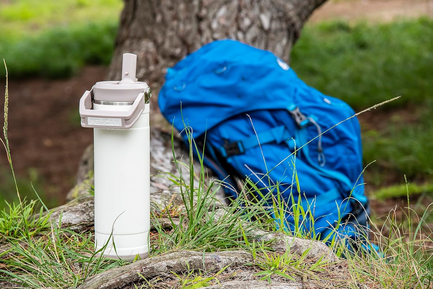 Pelican Hydration Pelican Pacific – Vaso aislado al vacío de 26 onzas, acero inoxidable reciclado de doble pared de viaje con doble tapa, botella de