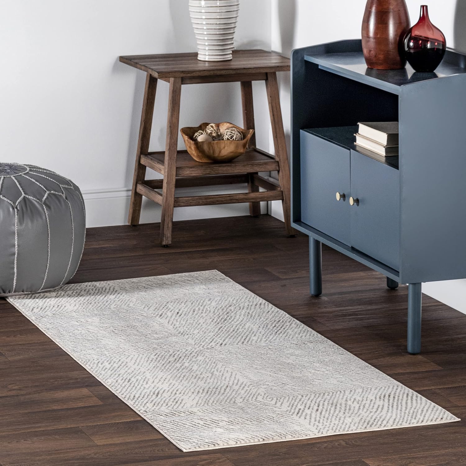 nuLOOM Jazlyn Broken Chevrons – Alfombra de pasillo, 2 pies 6 pulgadas x 8 pies, color beige