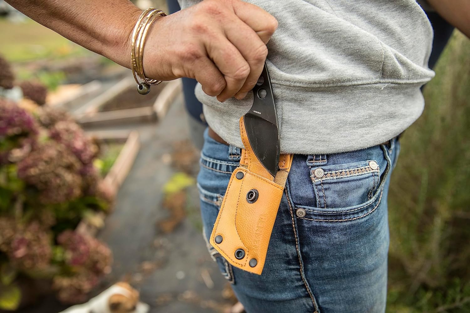 Gerber Gear DIBS Navaja de bolsillo y funda – Hoja fija de 2.5 pulgadas – Equipo y equipo EDC – Negro mate