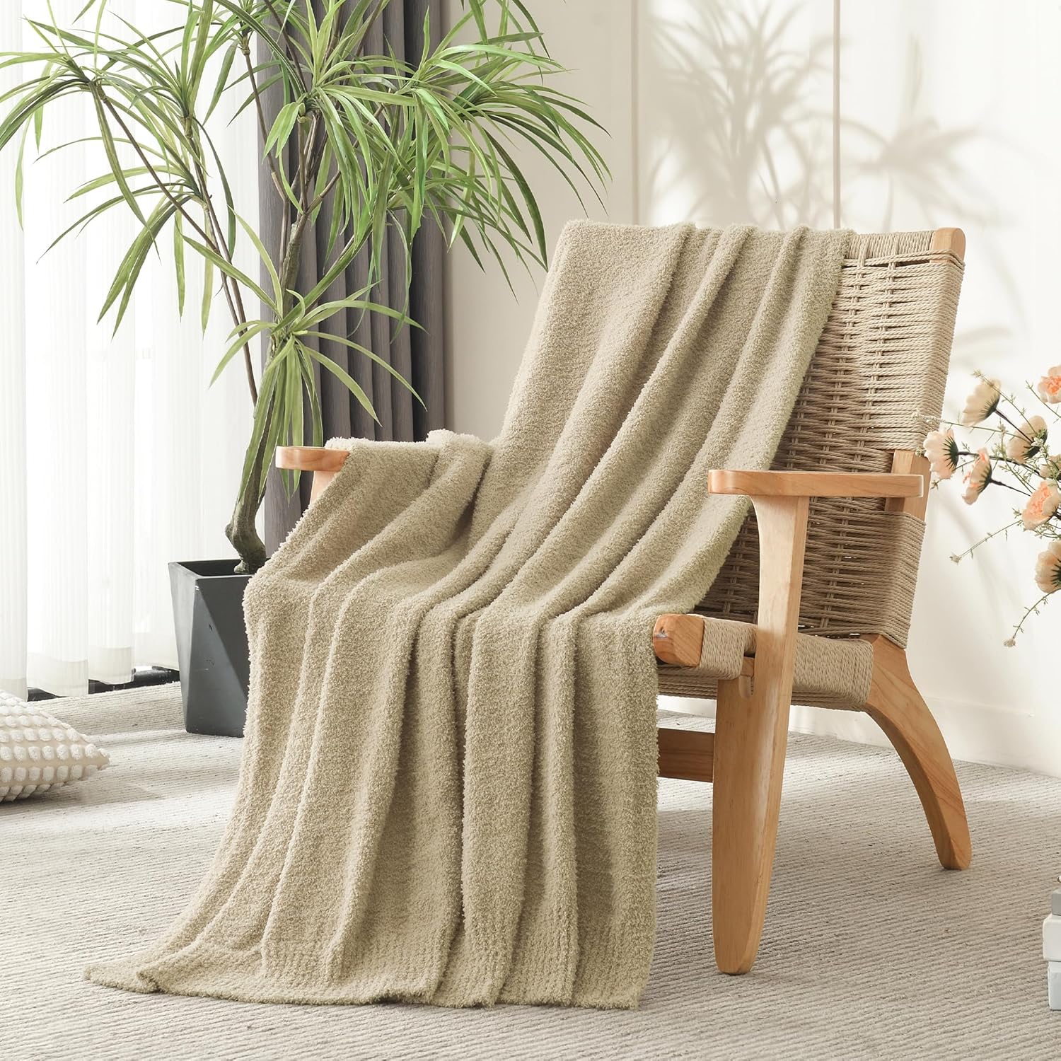 Manta de punto súper suave y cálida para sofá, manta ligera y acogedora para cama o sofá, 50 x 60 pulgadas, color beige