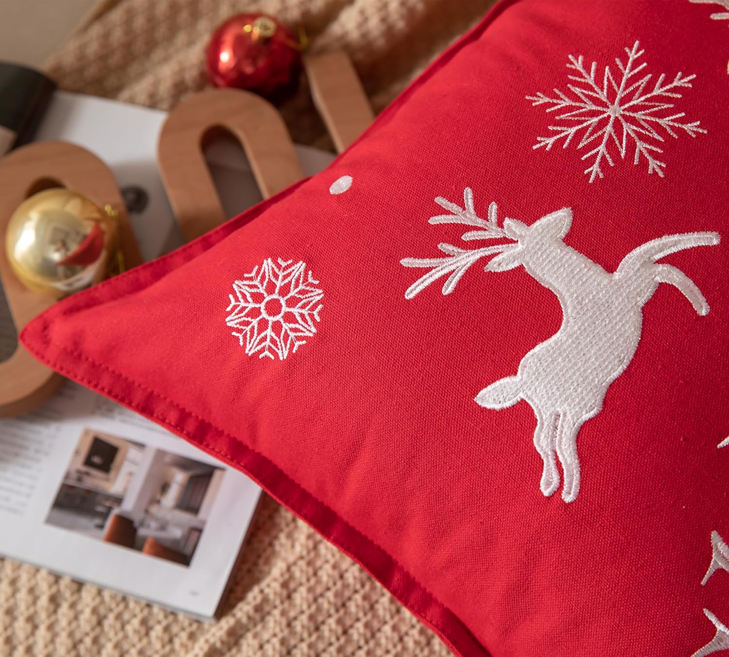 Juego de 2 fundas de almohada navideñas de 18 x 18 pulgadas, juego de 2 fundas de almohada bordadas para decoraciones navideñas, decoración moderna