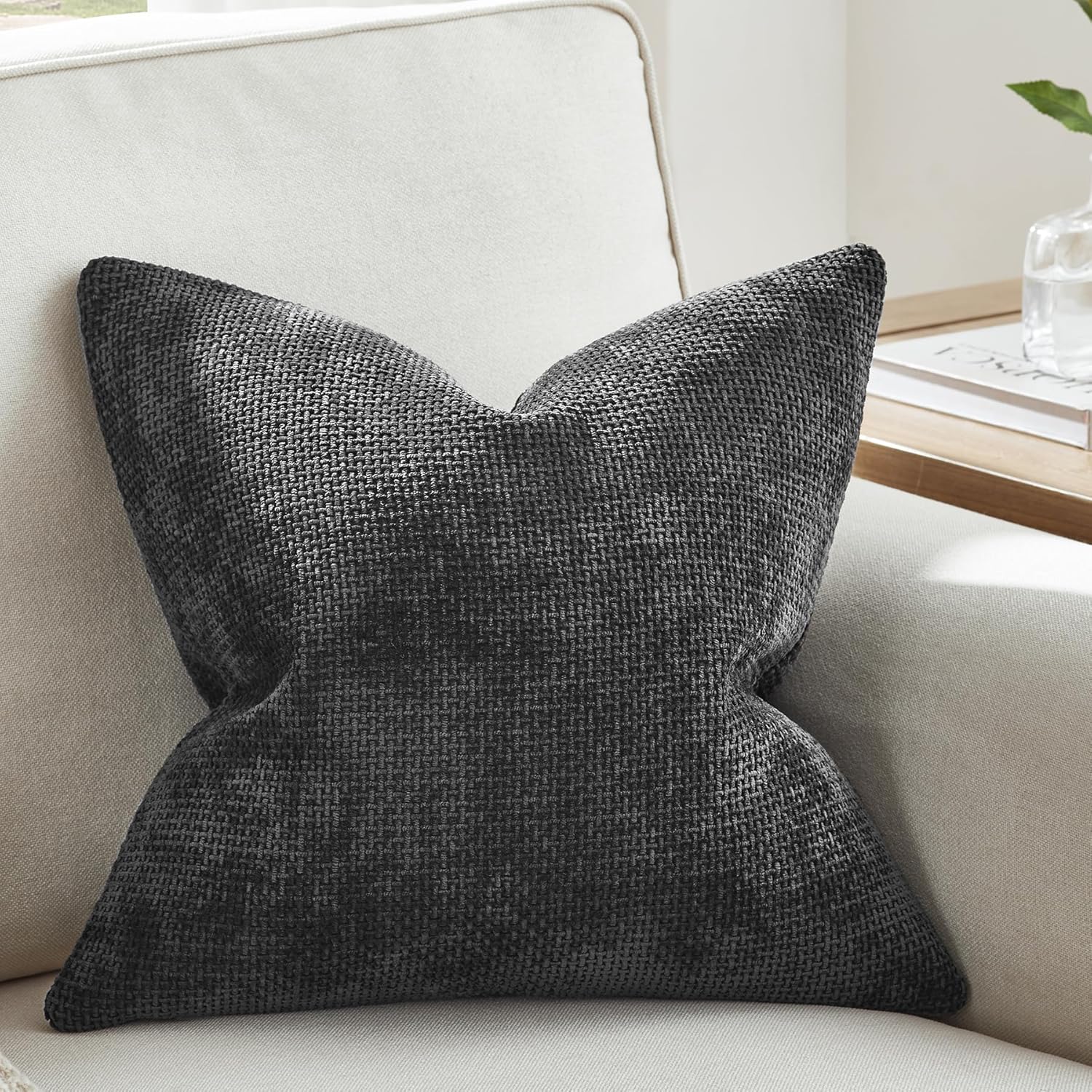 WLNUI Juego de 2 fundas de almohada negras de 18 x 18 pulgadas, lujosas fundas de almohada de felpilla decorativas cuadradas para sofá, cama, sala