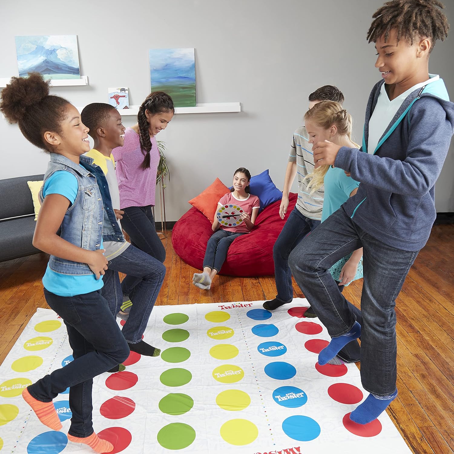 Hasbro Gaming 0 Twister Ultimate con alfombrilla más grande y más campos de color, juego para familias y niños de 6 años en adelante, compatible con