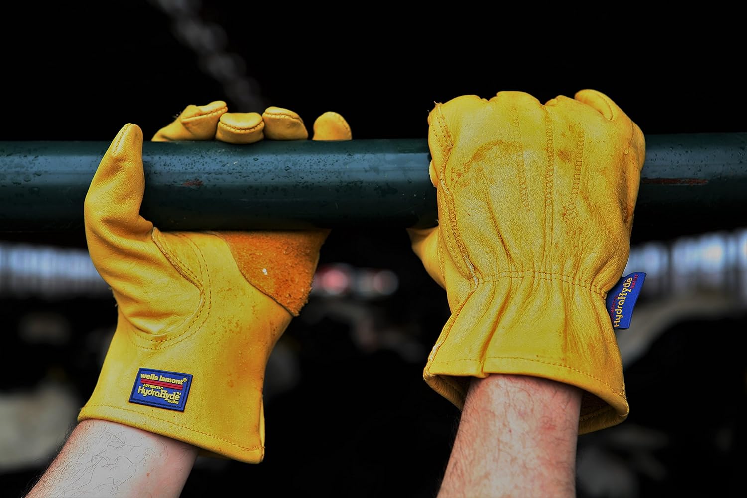 Guantes de trabajo de cuero resistentes al agua, piel de vaca, parche de palma, tecnología HydraHyde, mediano (1201M)
