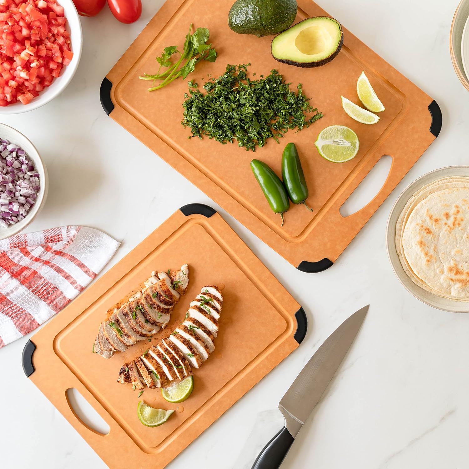Chef Pomodoro Tabla de cortar de madera para cocina, apta para lavavajillas, doble cara con ranura para jugos, superficie antideslizante no porosa