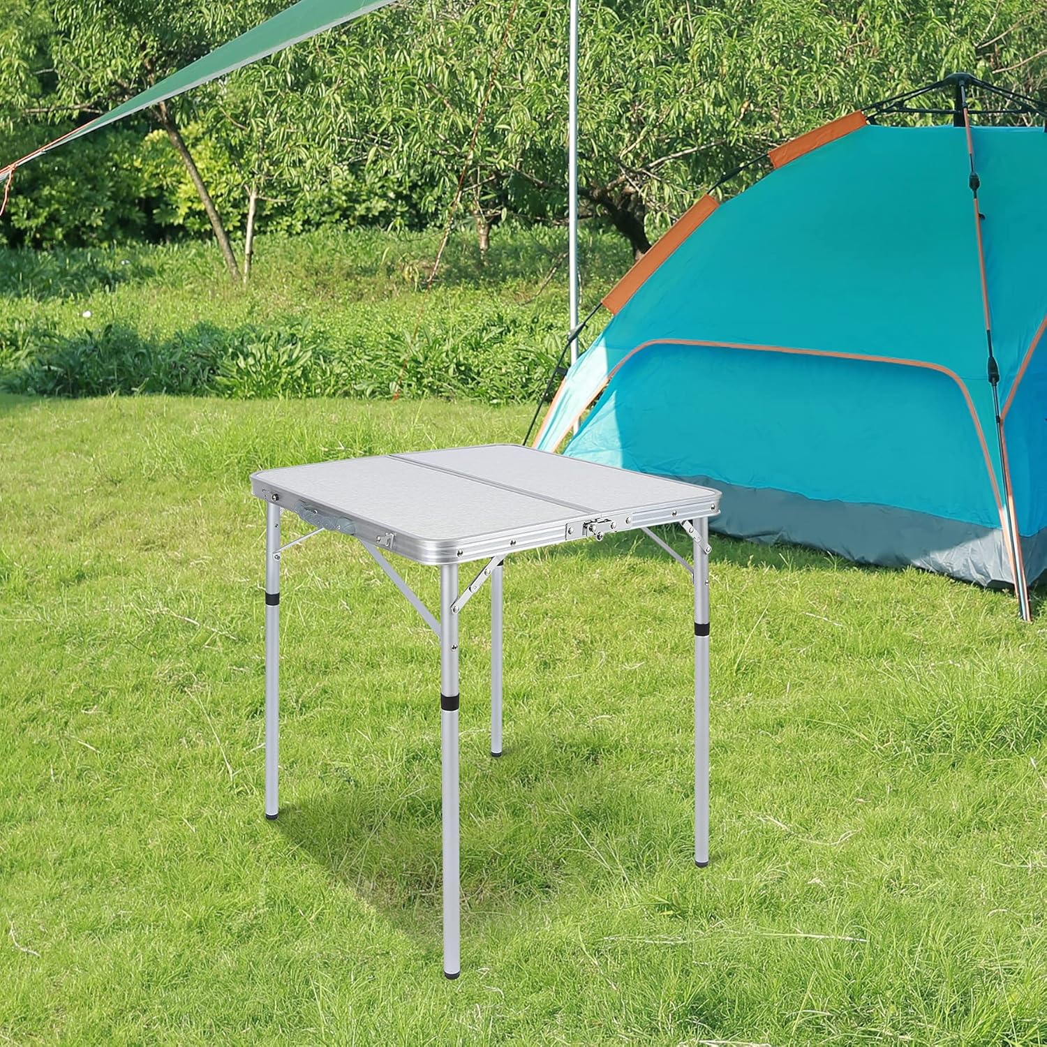 REDCAMP Mesa de campamento cuadrada pequeña plegable de 24 pulgadas con patas de altura ajustable, mesa plegable de aluminio ligero y portátil en la