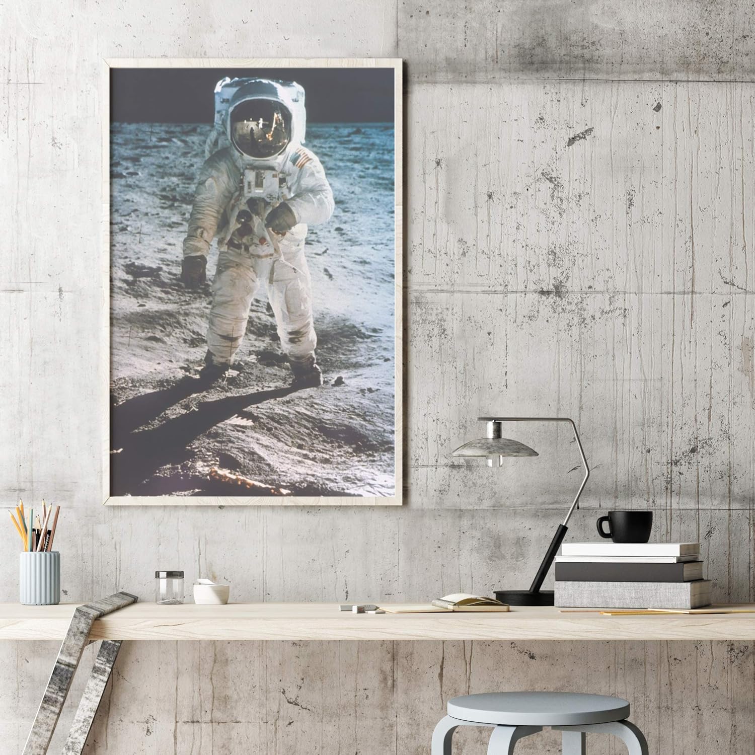 Apolo 11 Buzz Aldrin Nastronauta Edwin Buzz Aldrin de pie en la luna Neil Armstrong y águila reflejados en su visera 20 de julio de 1969 Póster