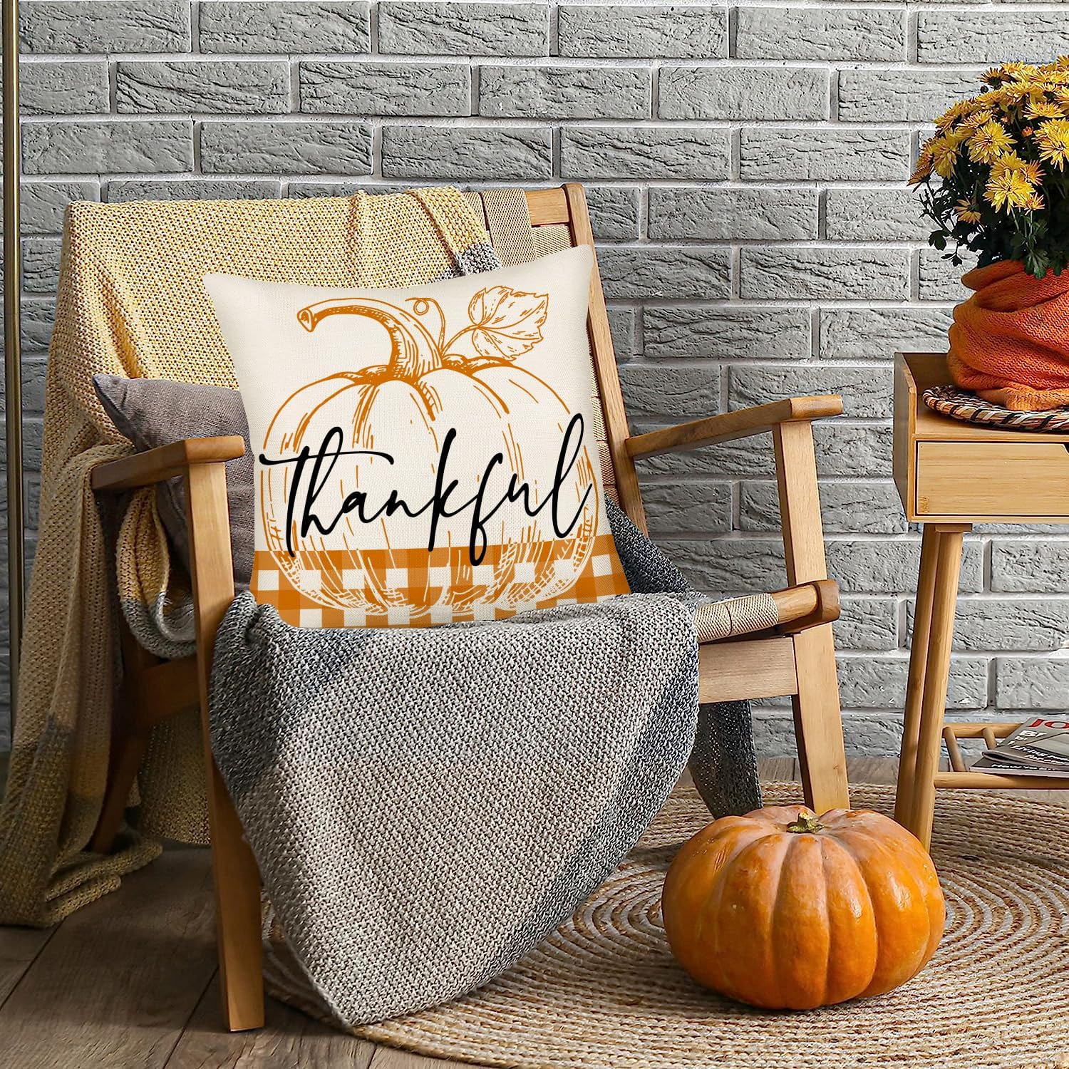 Hello Fall – Juego de 4 fundas de almohada de 24 x 24 pulgadas, color naranja, búfalo, calabaza, hojas de arce, cosecha, decoración al aire libre,