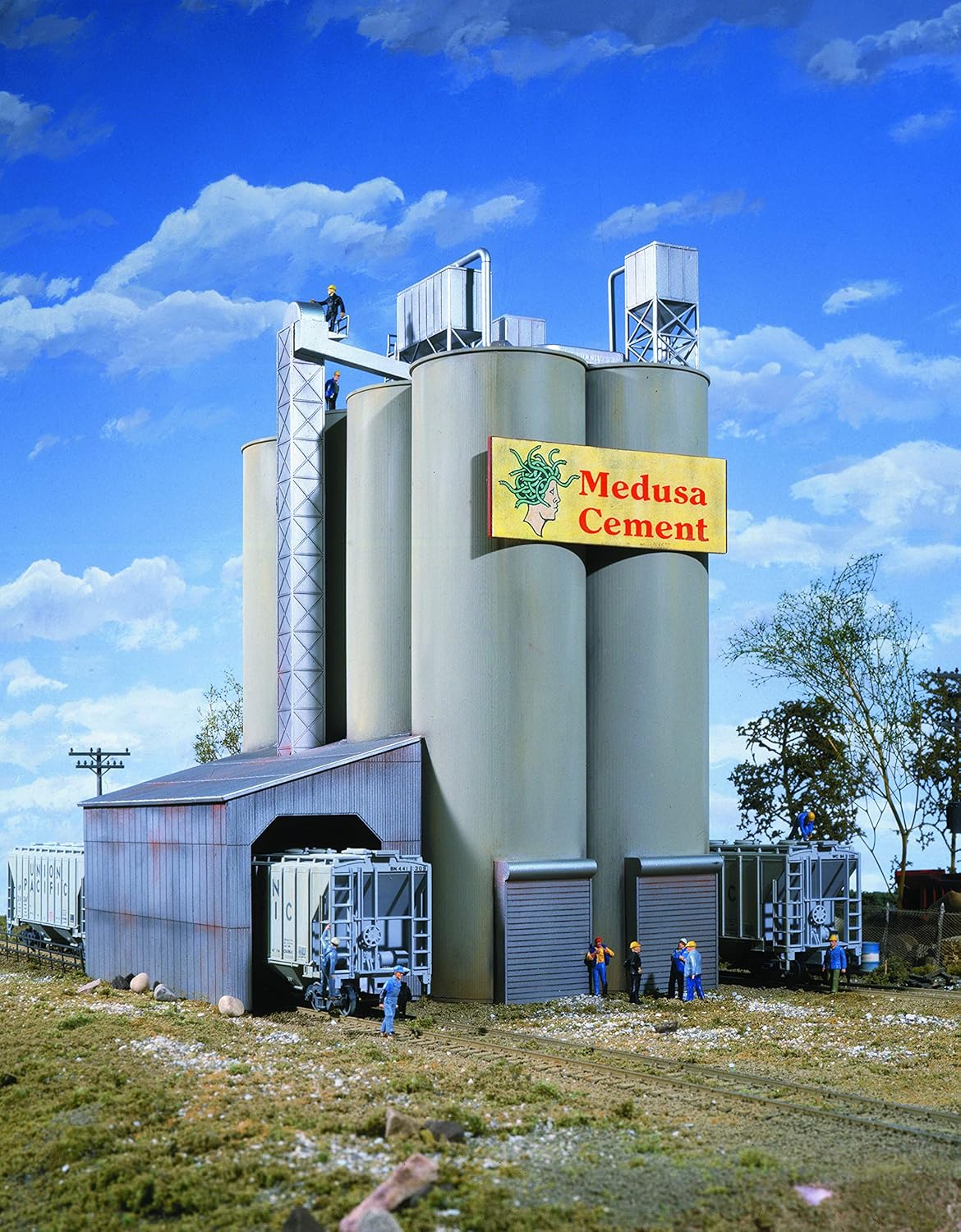 Walthers HO Scale Cornerstone Series174 Medusa Cement Company 9 x 7 x 11″ 8.9 x 6.9 x 10.8 in