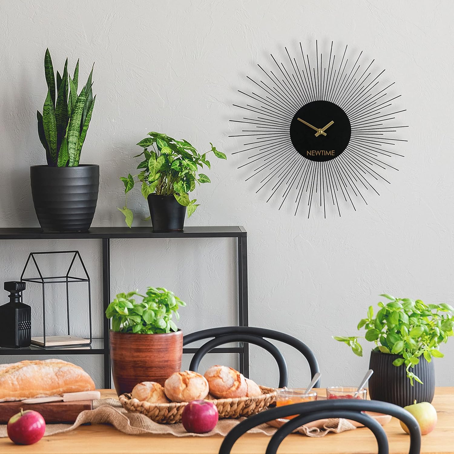 WHW Whole House Worlds Modernist Home New Time Burst – Reloj de pared con movimiento de cuarzo, color negro, manecillas doradas de 15.75 pulgadas, 1