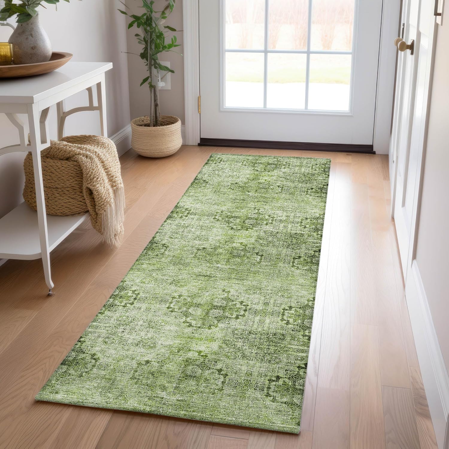 Chantille ACN557 – Alfombra de pasillo para interior y exterior, resistente a las manchas, lavable, para baño, lavandería y dormitorio, color verde