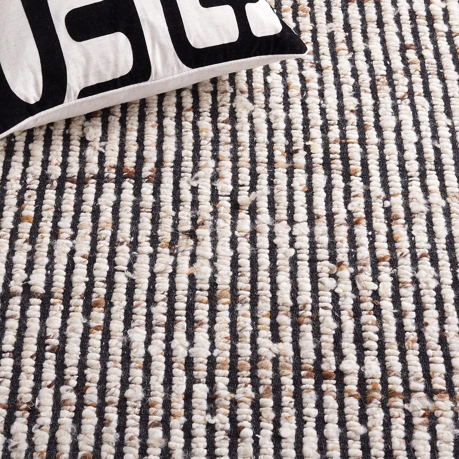 SAFAVIEH Natura Collection – Alfombra decorativa de 4 x 6 pies, color negro y marfil, hecha a mano de lana y yute, ideal para zonas de alto tráfico