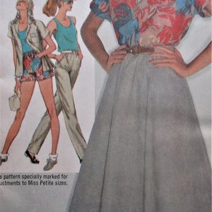 Camisa de señorita, camiseta sin mangas, falda sin botones, pantalones o pantalones cortos 9904S patrón de costura vintage Camisa de señorita, camiseta sin mangas, falda sin botones, pantalones o pantalones cortos 9904S patrón de costura vintage