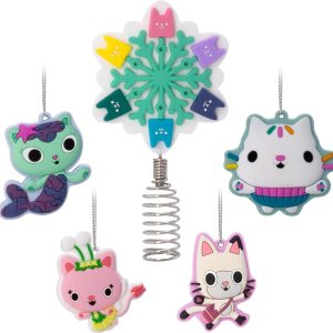 Hallmark DreamWorks Animation Gabby’s Dollhouse – Decoración para árbol de Navidad en miniatura de 5 pulgadas y mini adornos de 1.7 pulgadas, juego Hallmark DreamWorks Animation Gabby’s Dollhouse – Decoración para árbol de Navidad en miniatura de 5 pulgadas y mini adornos de 1.7 pulgadas, juego